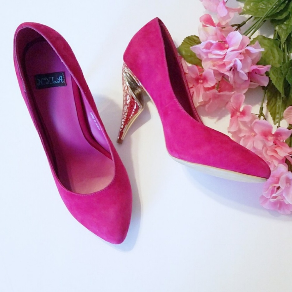 NWOT Pink Suede Geometric Heels